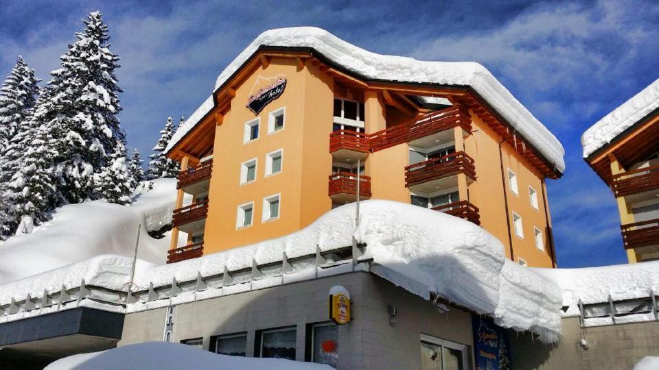 Hotel-Aparthotel Сан-Бернардино Экстерьер фото