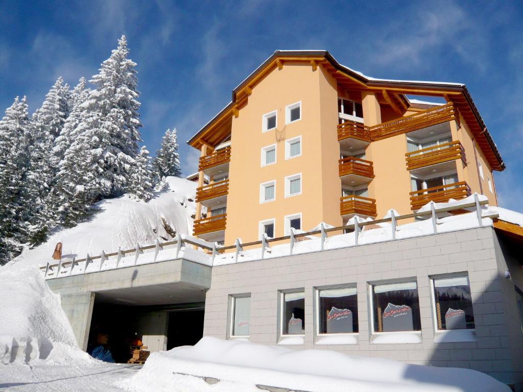 Hotel-Aparthotel Сан-Бернардино Экстерьер фото